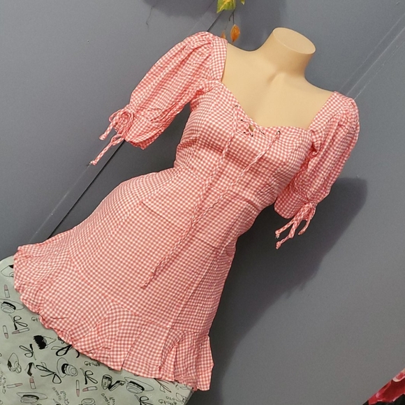 Gorgeous Gingham Pink White Dress - Picture 2 of 8